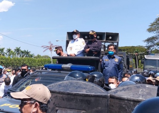 Ketua DPRD dan Gubernur Lampung Temui Massa Aksi Demo