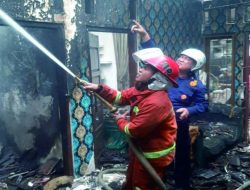 Kebakaran Terjadi di Sukajawa, Bandar Lampung, Satu Korban Stroke Berhasil di Selamatkan