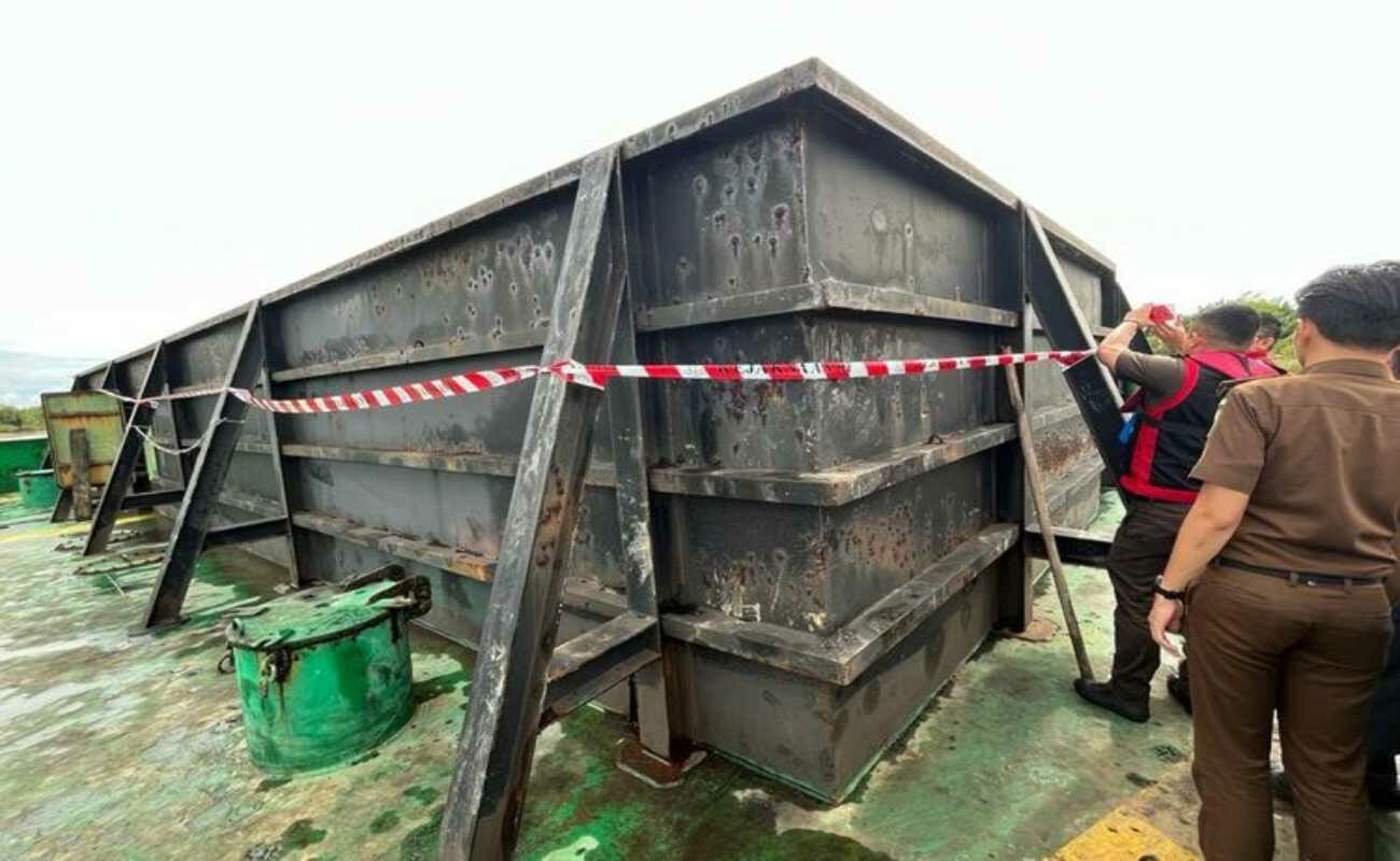 Kapal Tongkang Milik Darmadi Disita di Sumsel Oleh Kejagung