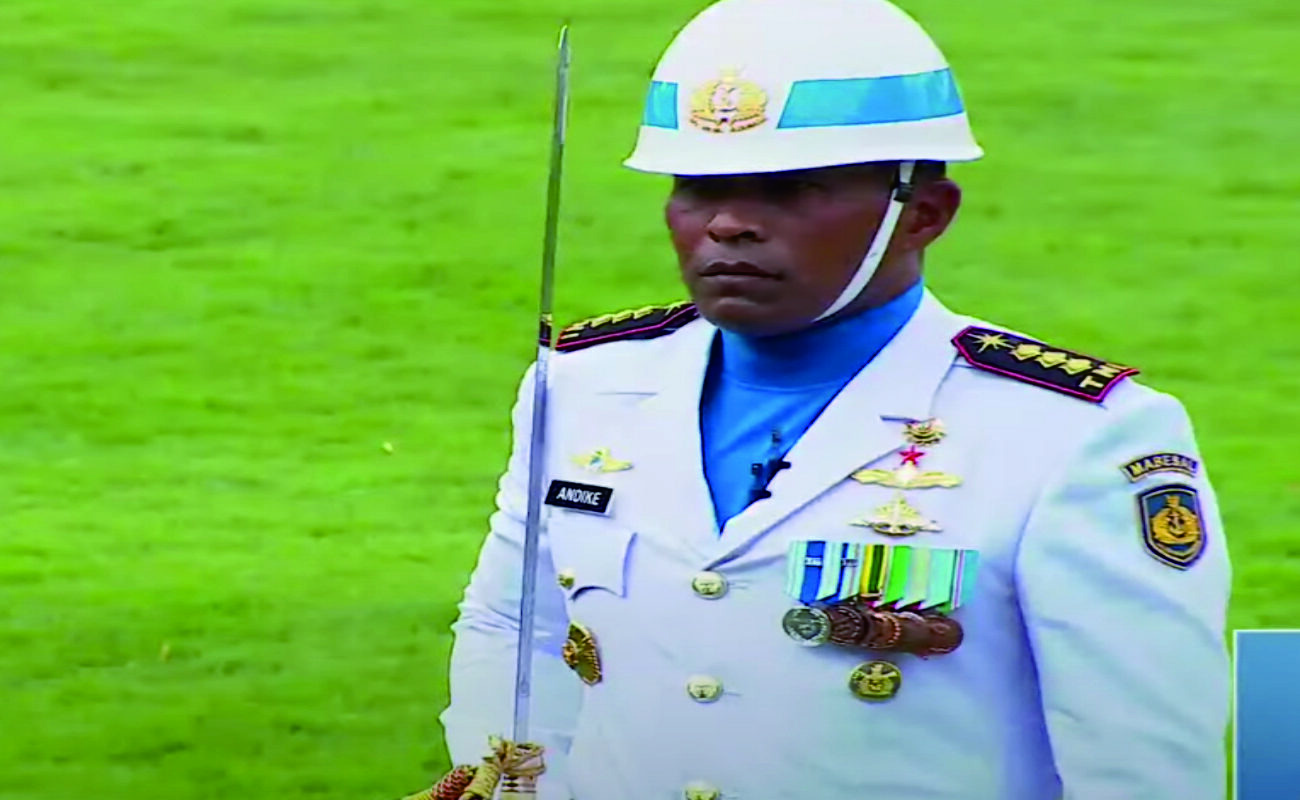 Kolonel Andike Sry Mutia Menjadi Komandan Upacara di Istana
