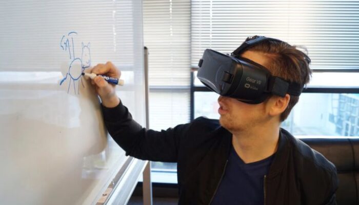 Pengertian dan Manfaat Augmented Reality (AR) dan VR
