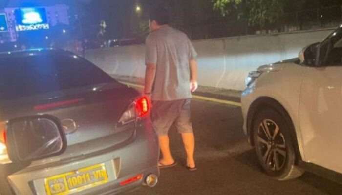Viral Oknum Polisi Menodongkan Pistol di Tol Tomang