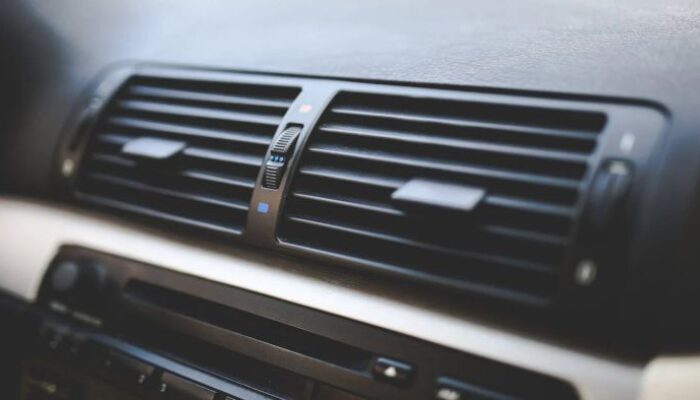 Rekomendasi Tempat Perbaiki AC Mobil: Mengatasi Masalah Panas dan Berisik