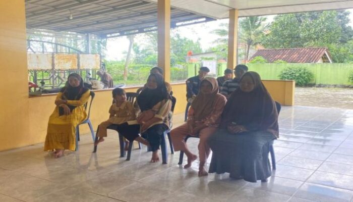 BLT Dana Desa Disalurkan di Gunung Katun Malay, Lima KPM Terima Rp400 Ribu