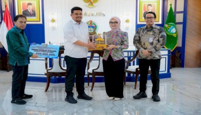 Wagub Lampung Serahkan Bantuan Kemanusiaan Rp500 Juta untuk Tapanuli Selatan